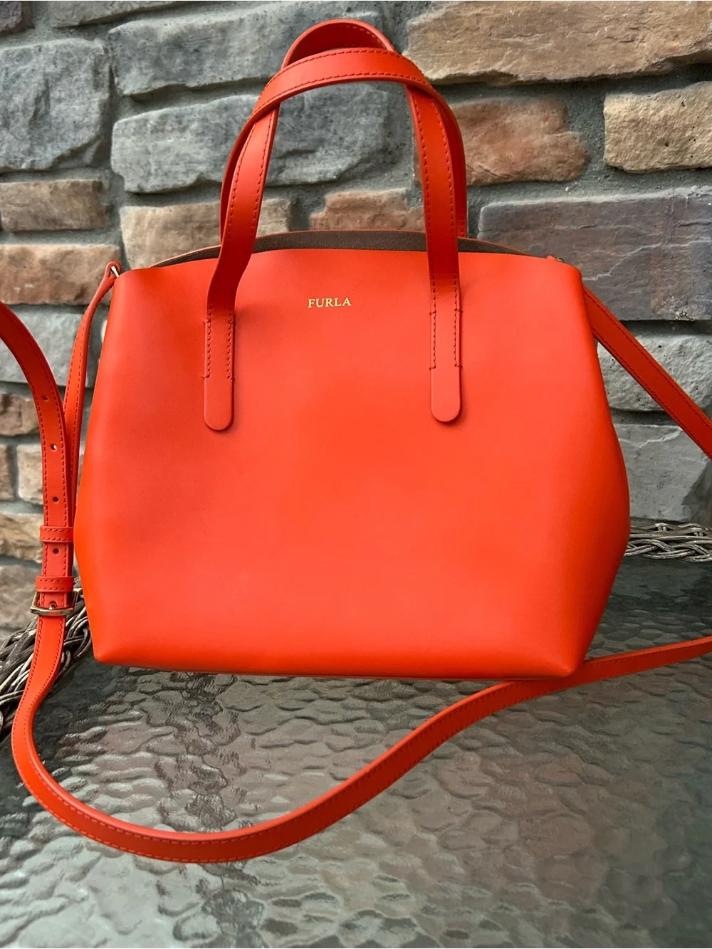 Excellent! FURLA Genuine Leather ORANGE Handbag w/Crossbody Strap